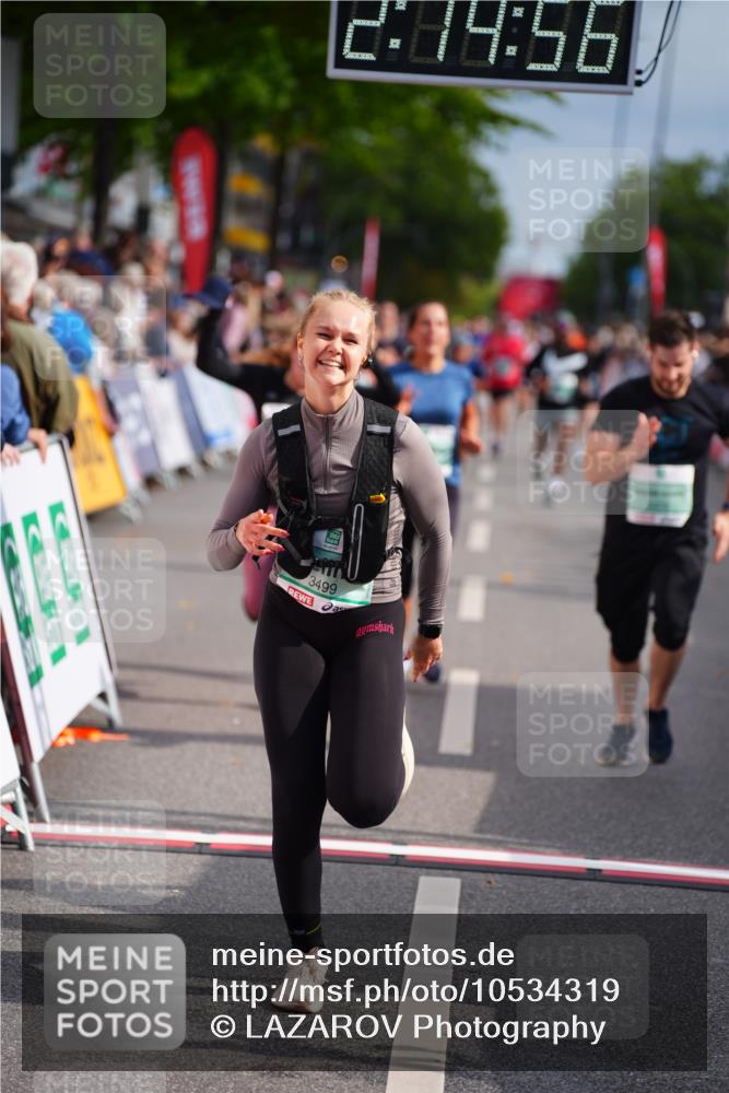 20.09.2026 - PSD Bank Halbmarathon LAZAROV Photography http://msf.ph/oto/10534319 20.09.2026 12:14:56 Ziel 1626, 1776, 2700, 3282, 3470, 3499 meine-sportfotos.de
