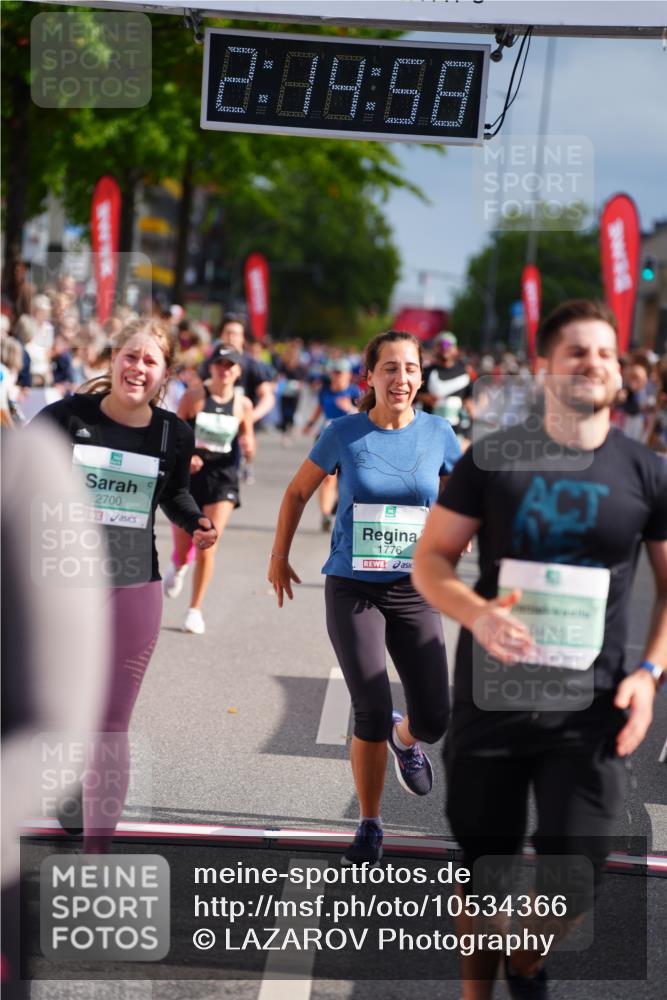 20.09.2026 - PSD Bank Halbmarathon LAZAROV Photography http://msf.ph/oto/10534366 20.09.2026 12:14:57 Ziel 1626, 1776, 2700, 3282, 3470, 3499 meine-sportfotos.de
