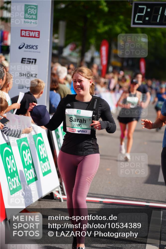 20.09.2026 - PSD Bank Halbmarathon LAZAROV Photography http://msf.ph/oto/10534389 20.09.2026 12:14:58 Ziel 1626, 1776, 1910, 2700, 3282, 3470, 3499 meine-sportfotos.de