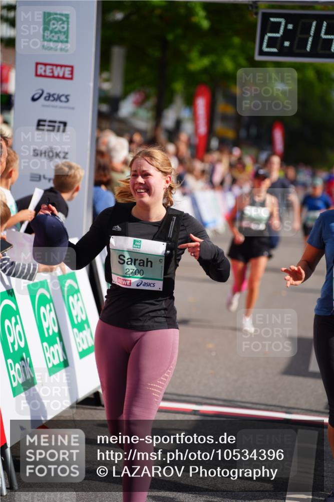 20.09.2026 - PSD Bank Halbmarathon LAZAROV Photography http://msf.ph/oto/10534396 20.09.2026 12:14:58 Ziel 1626, 1776, 1910, 2700, 3282, 3470, 3499 meine-sportfotos.de