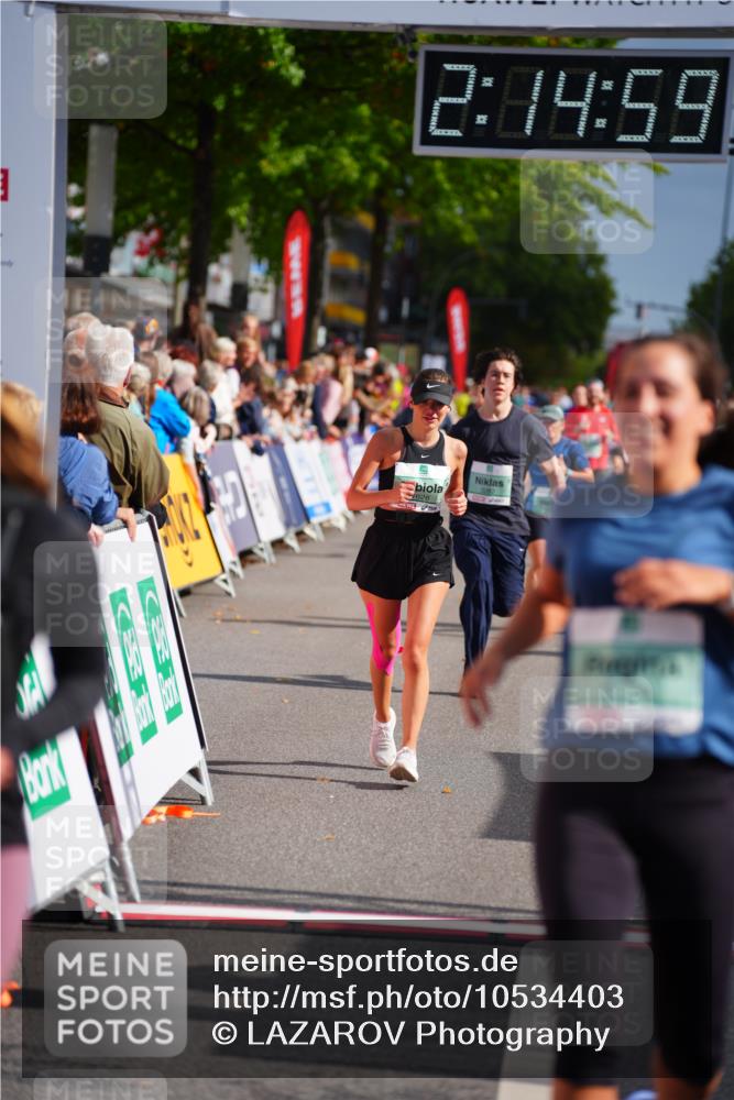 20.09.2026 - PSD Bank Halbmarathon LAZAROV Photography http://msf.ph/oto/10534403 20.09.2026 12:14:58 Ziel 1626, 1776, 1910, 2700, 3282, 3470, 3499 meine-sportfotos.de