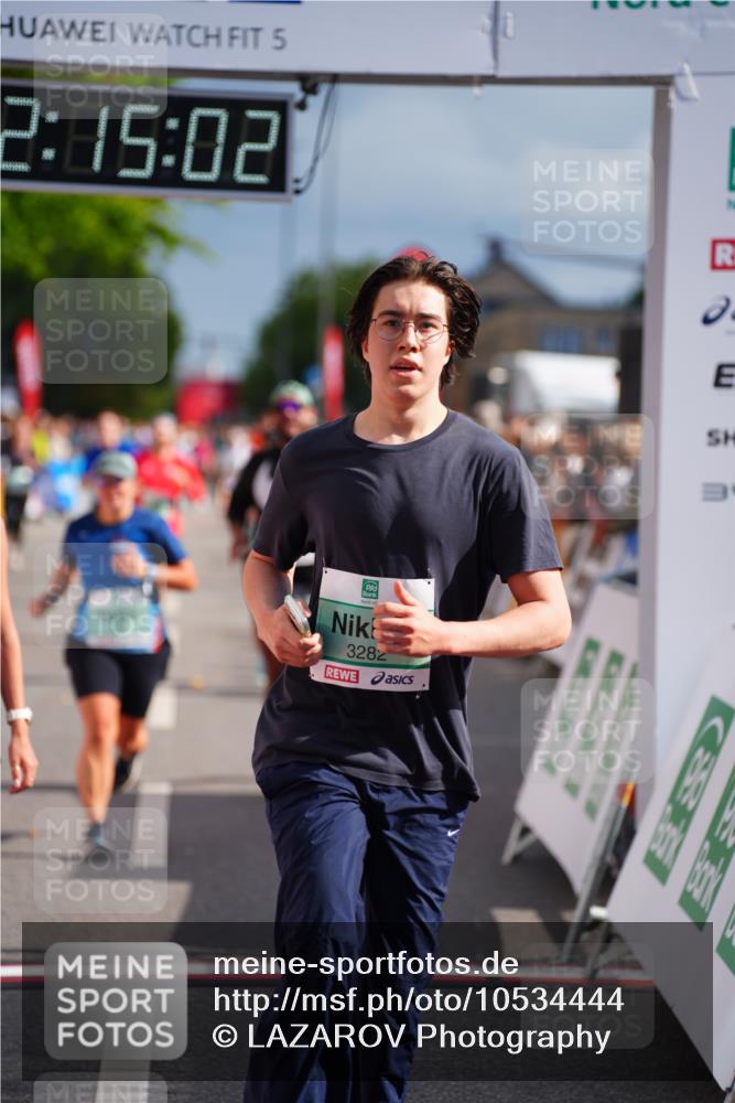20.09.2026 - PSD Bank Halbmarathon LAZAROV Photography http://msf.ph/oto/10534444 20.09.2026 12:15:01 Ziel 1626, 1776, 1910, 2634, 2700, 3282, 3403, 3456, 3470, 3499 meine-sportfotos.de