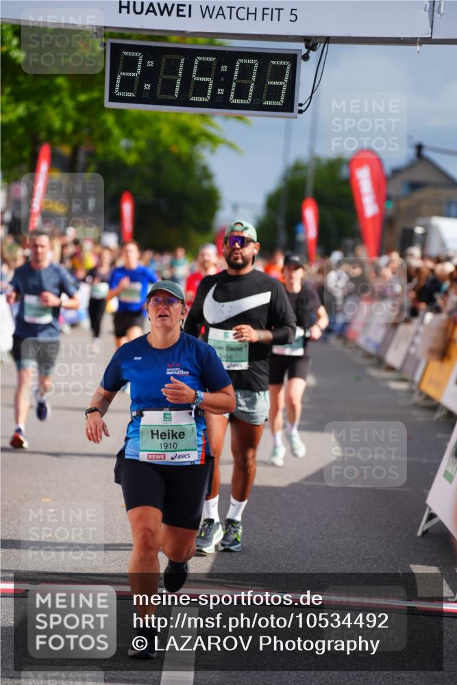 20.09.2026 - PSD Bank Halbmarathon LAZAROV Photography http://msf.ph/oto/10534492 20.09.2026 12:15:03 Ziel 1626, 1776, 1910, 2116, 2523, 2634, 2700, 3282, 3403, 3456, 3470, 3499 meine-sportfotos.de
