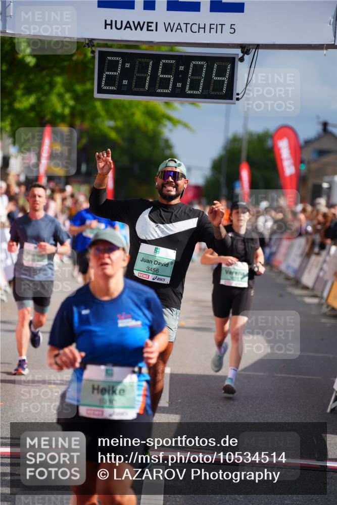20.09.2026 - PSD Bank Halbmarathon LAZAROV Photography http://msf.ph/oto/10534514 20.09.2026 12:15:03 Ziel 1626, 1776, 1910, 2116, 2523, 2634, 2700, 3282, 3403, 3456, 3470, 3499 meine-sportfotos.de