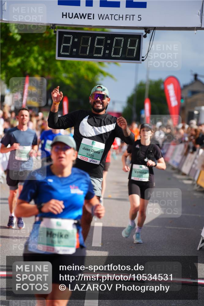 20.09.2026 - PSD Bank Halbmarathon LAZAROV Photography http://msf.ph/oto/10534531 20.09.2026 12:15:04 Ziel 1626, 1776, 1910, 2116, 2523, 2634, 2700, 3282, 3403, 3456, 3470, 4079 meine-sportfotos.de