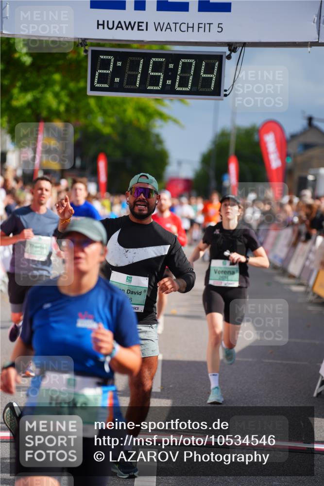 20.09.2026 - PSD Bank Halbmarathon LAZAROV Photography http://msf.ph/oto/10534546 20.09.2026 12:15:04 Ziel 1626, 1776, 1910, 2116, 2523, 2634, 2700, 3282, 3403, 3456, 3470, 4079 meine-sportfotos.de