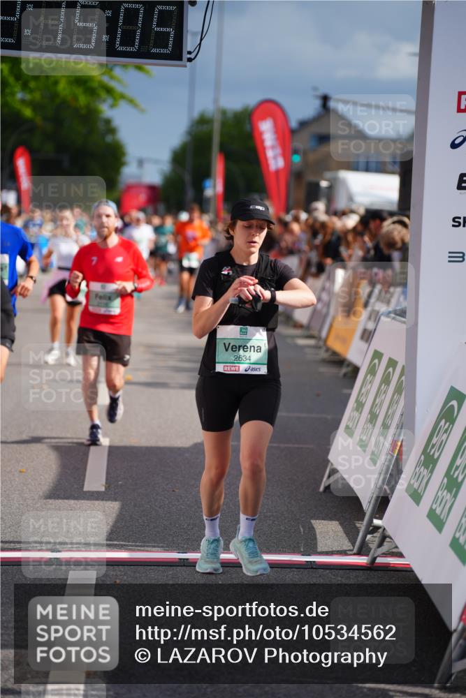 20.09.2026 - PSD Bank Halbmarathon LAZAROV Photography http://msf.ph/oto/10534562 20.09.2026 12:15:05 Ziel 1626, 1776, 1910, 2116, 2523, 2634, 2700, 3282, 3403, 3456, 3470, 4079 meine-sportfotos.de