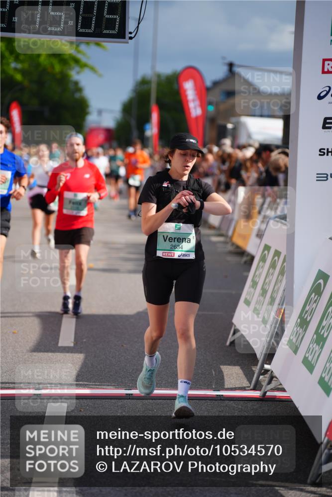 20.09.2026 - PSD Bank Halbmarathon LAZAROV Photography http://msf.ph/oto/10534570 20.09.2026 12:15:05 Ziel 1626, 1776, 1910, 2116, 2523, 2634, 2700, 3282, 3403, 3456, 3470, 4079 meine-sportfotos.de