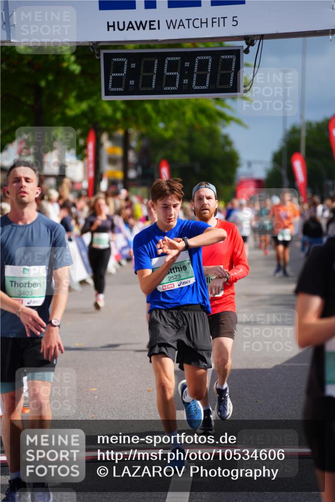 20.09.2026 - PSD Bank Halbmarathon LAZAROV Photography http://msf.ph/oto/10534606 20.09.2026 12:15:06 Ziel 1626, 1910, 2116, 2523, 2634, 3282, 3403, 3456, 4079 meine-sportfotos.de