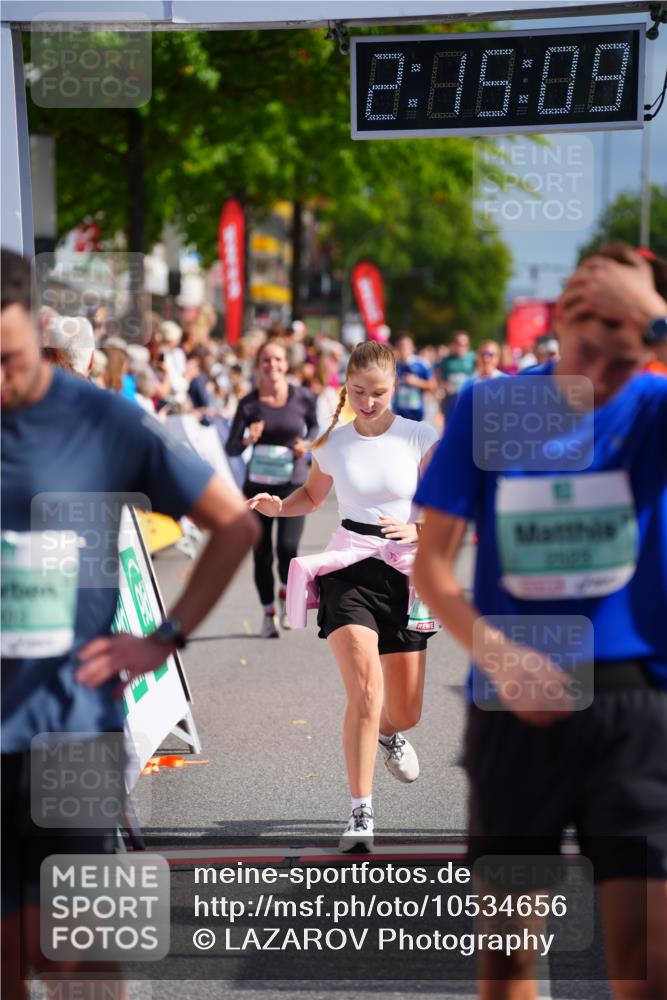 20.09.2026 - PSD Bank Halbmarathon LAZAROV Photography http://msf.ph/oto/10534656 20.09.2026 12:15:08 Ziel 1626, 1910, 2116, 2523, 2634, 2655, 3282, 3403, 3456, 4079 meine-sportfotos.de