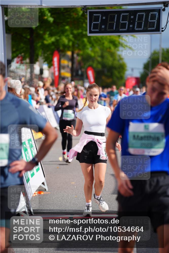 20.09.2026 - PSD Bank Halbmarathon LAZAROV Photography http://msf.ph/oto/10534664 20.09.2026 12:15:08 Ziel 1626, 1910, 2116, 2523, 2634, 2655, 3282, 3403, 3456, 4079 meine-sportfotos.de