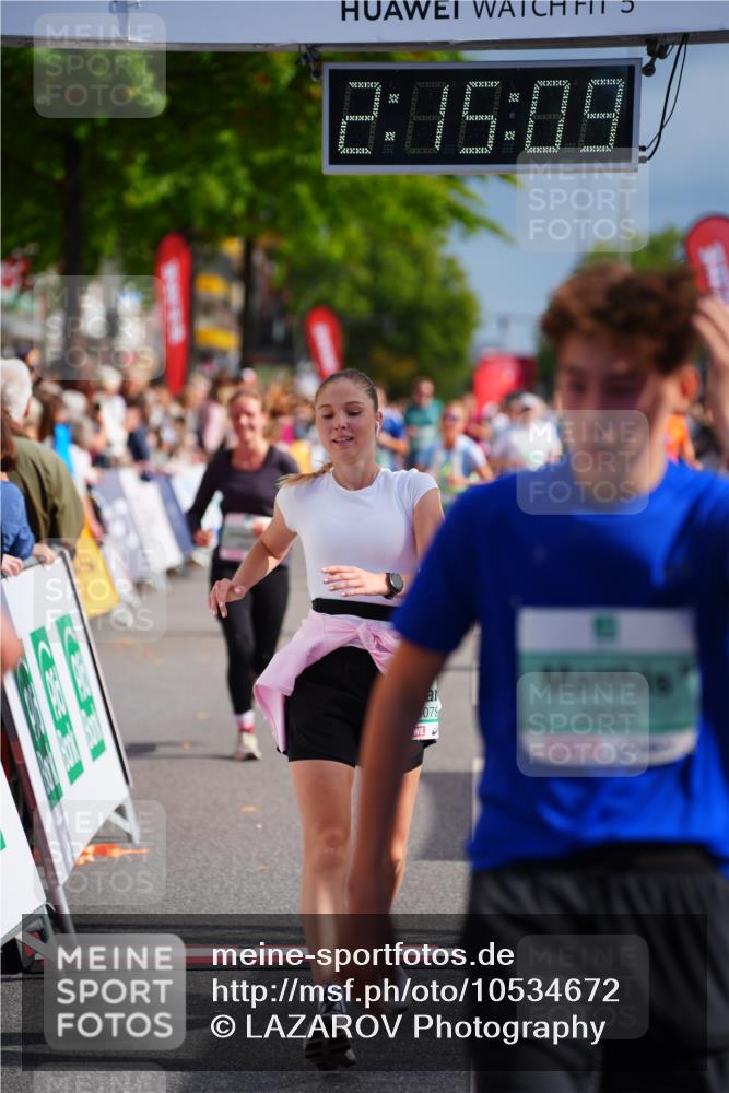 20.09.2026 - PSD Bank Halbmarathon LAZAROV Photography http://msf.ph/oto/10534672 20.09.2026 12:15:09 Ziel 1379, 1910, 2116, 2523, 2634, 2655, 3403, 3456, 4079 meine-sportfotos.de