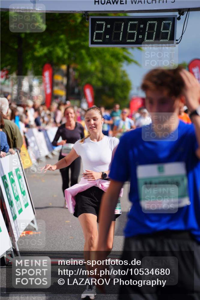 20.09.2026 - PSD Bank Halbmarathon LAZAROV Photography http://msf.ph/oto/10534680 20.09.2026 12:15:09 Ziel 1379, 1910, 2116, 2523, 2634, 2655, 3403, 3456, 4079 meine-sportfotos.de