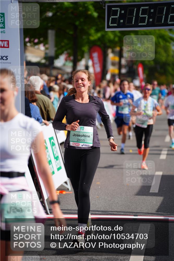 20.09.2026 - PSD Bank Halbmarathon LAZAROV Photography http://msf.ph/oto/10534703 20.09.2026 12:15:11 Ziel 1379, 2116, 2348, 2523, 2634, 2655, 2861, 3056, 3118, 3403, 3456, 3723, 4079 meine-sportfotos.de