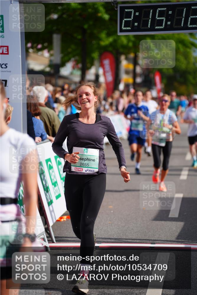 20.09.2026 - PSD Bank Halbmarathon LAZAROV Photography http://msf.ph/oto/10534709 20.09.2026 12:15:11 Ziel 1379, 2116, 2348, 2523, 2634, 2655, 2861, 3056, 3118, 3403, 3456, 3723, 4079 meine-sportfotos.de