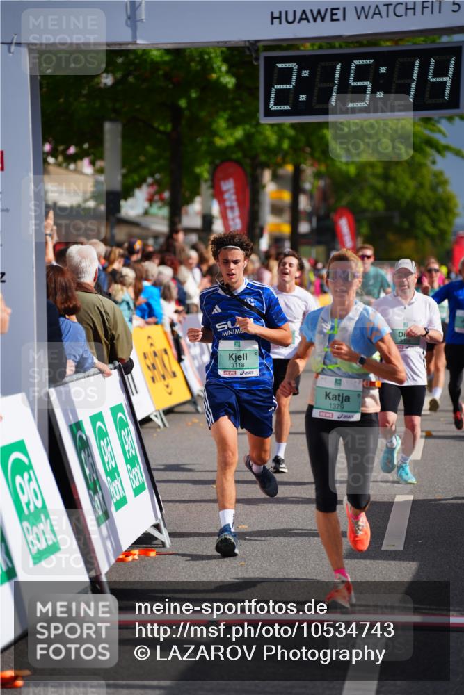 20.09.2026 - PSD Bank Halbmarathon LAZAROV Photography http://msf.ph/oto/10534743 20.09.2026 12:15:13 Ziel 1379, 2116, 2348, 2523, 2634, 2655, 2861, 3056, 3118, 3403, 3723, 3815, 4079, 4473, 4474, 4475 meine-sportfotos.de