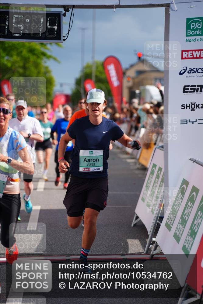 20.09.2026 - PSD Bank Halbmarathon LAZAROV Photography http://msf.ph/oto/10534762 20.09.2026 12:15:14 Ziel 1379, 2116, 2348, 2523, 2655, 2861, 3056, 3118, 3723, 3815, 4079, 4473, 4474, 4475 meine-sportfotos.de