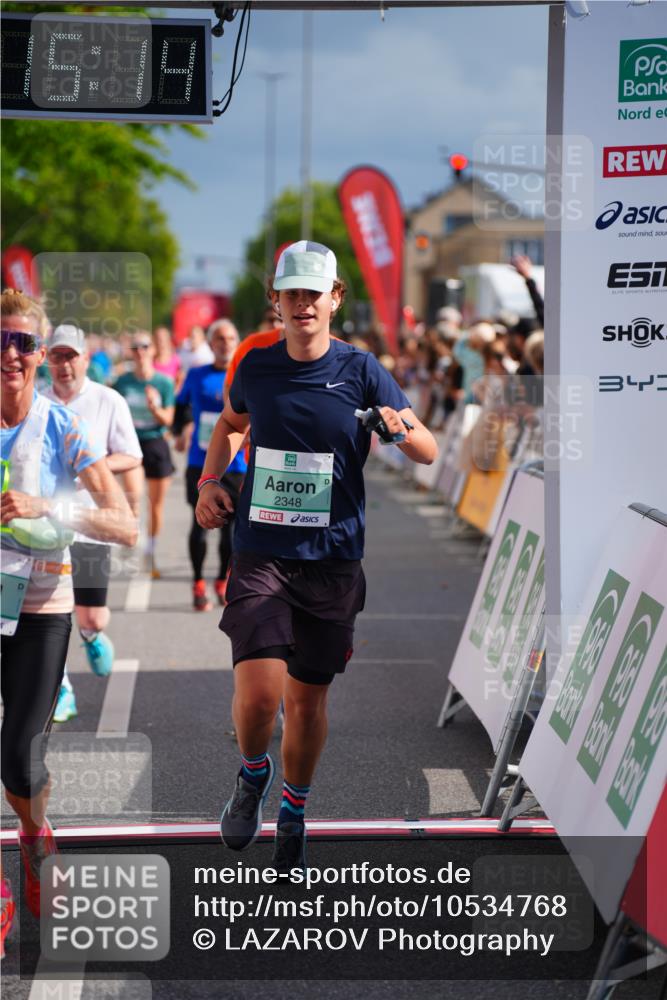 20.09.2026 - PSD Bank Halbmarathon LAZAROV Photography http://msf.ph/oto/10534768 20.09.2026 12:15:14 Ziel 1379, 2116, 2348, 2523, 2655, 2861, 3056, 3118, 3723, 3815, 4079, 4473, 4474, 4475 meine-sportfotos.de