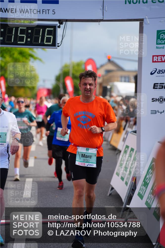 20.09.2026 - PSD Bank Halbmarathon LAZAROV Photography http://msf.ph/oto/10534788 20.09.2026 12:15:16 Ziel 1379, 2348, 2655, 2861, 3056, 3118, 3723, 3815, 4079, 4473, 4474, 4475 meine-sportfotos.de