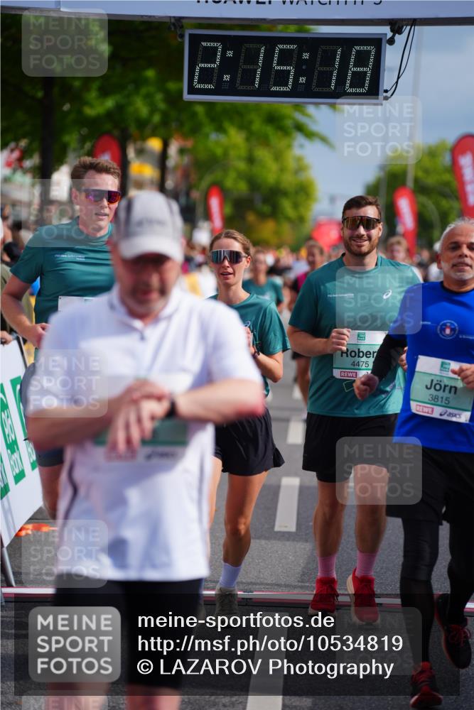 20.09.2026 - PSD Bank Halbmarathon LAZAROV Photography http://msf.ph/oto/10534819 20.09.2026 12:15:18 Ziel 1379, 2288, 2348, 2655, 2831, 2861, 3031, 3056, 3118, 3723, 3815, 4473, 4474, 4475 meine-sportfotos.de