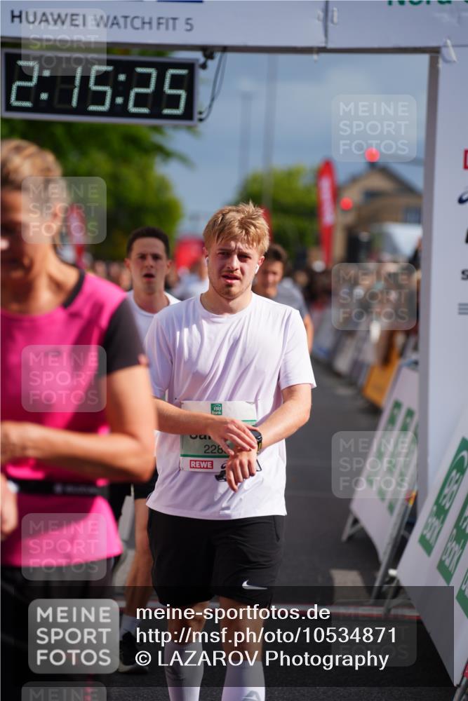 20.09.2026 - PSD Bank Halbmarathon LAZAROV Photography http://msf.ph/oto/10534871 20.09.2026 12:15:24 Ziel 2288, 2303, 2761, 2831, 3031, 3815, 4473, 4474, 4475, 4677 meine-sportfotos.de