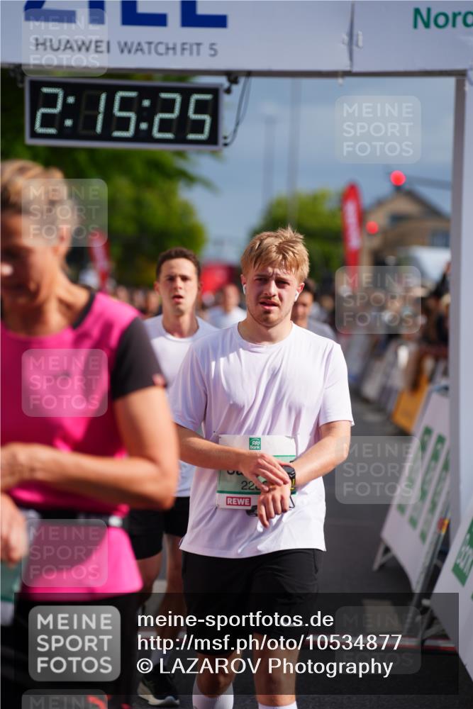 20.09.2026 - PSD Bank Halbmarathon LAZAROV Photography http://msf.ph/oto/10534877 20.09.2026 12:15:24 Ziel 2288, 2303, 2761, 2831, 3031, 3815, 4473, 4474, 4475, 4677 meine-sportfotos.de