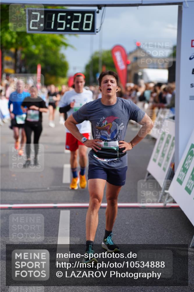 20.09.2026 - PSD Bank Halbmarathon LAZAROV Photography http://msf.ph/oto/10534888 20.09.2026 12:15:28 Ziel 1069, 1529, 1769, 2288, 2303, 2761, 2800, 2831, 3031, 3553, 4677 meine-sportfotos.de
