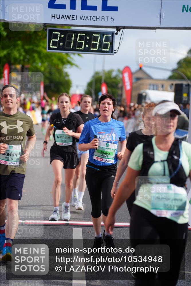 20.09.2026 - PSD Bank Halbmarathon LAZAROV Photography http://msf.ph/oto/10534948 20.09.2026 12:15:34 Ziel 1069, 1516, 1529, 1769, 2800, 3276, 3277, 3553, 3568, 4058, 4673, 4677 meine-sportfotos.de