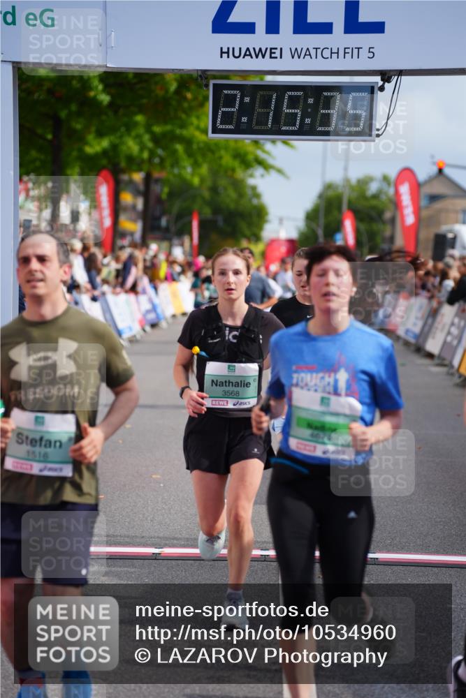 20.09.2026 - PSD Bank Halbmarathon LAZAROV Photography http://msf.ph/oto/10534960 20.09.2026 12:15:35 Ziel 1069, 1516, 1529, 1769, 2800, 3276, 3277, 3553, 3568, 4058, 4673, 4677 meine-sportfotos.de