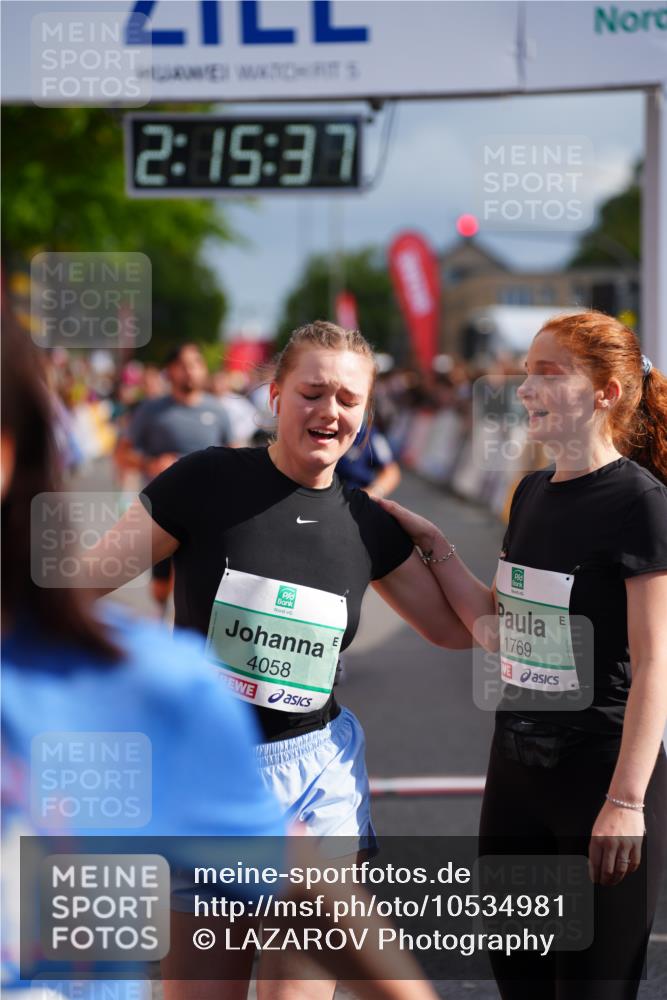 20.09.2026 - PSD Bank Halbmarathon LAZAROV Photography http://msf.ph/oto/10534981 20.09.2026 12:15:37 Ziel 1069, 1516, 1529, 1769, 2800, 3276, 3277, 3553, 3568, 4058, 4673 meine-sportfotos.de