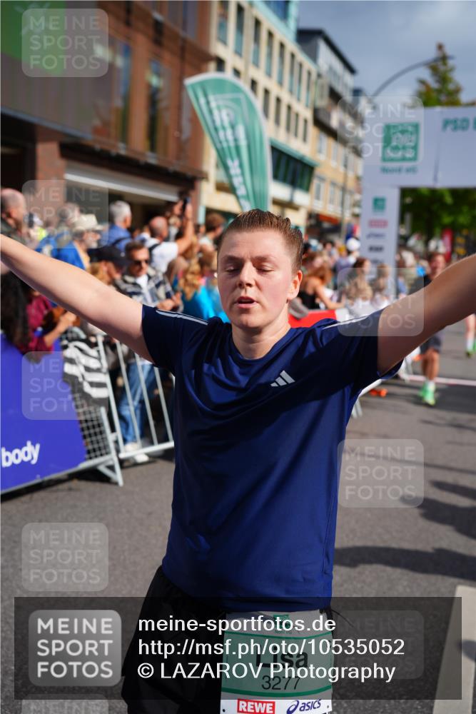 20.09.2026 - PSD Bank Halbmarathon LAZAROV Photography http://msf.ph/oto/10535052 20.09.2026 12:15:43 Ziel 1084, 1132, 1357, 2315, 3010, 3011, 3101, 3276, 3277, 3367, 4058 meine-sportfotos.de