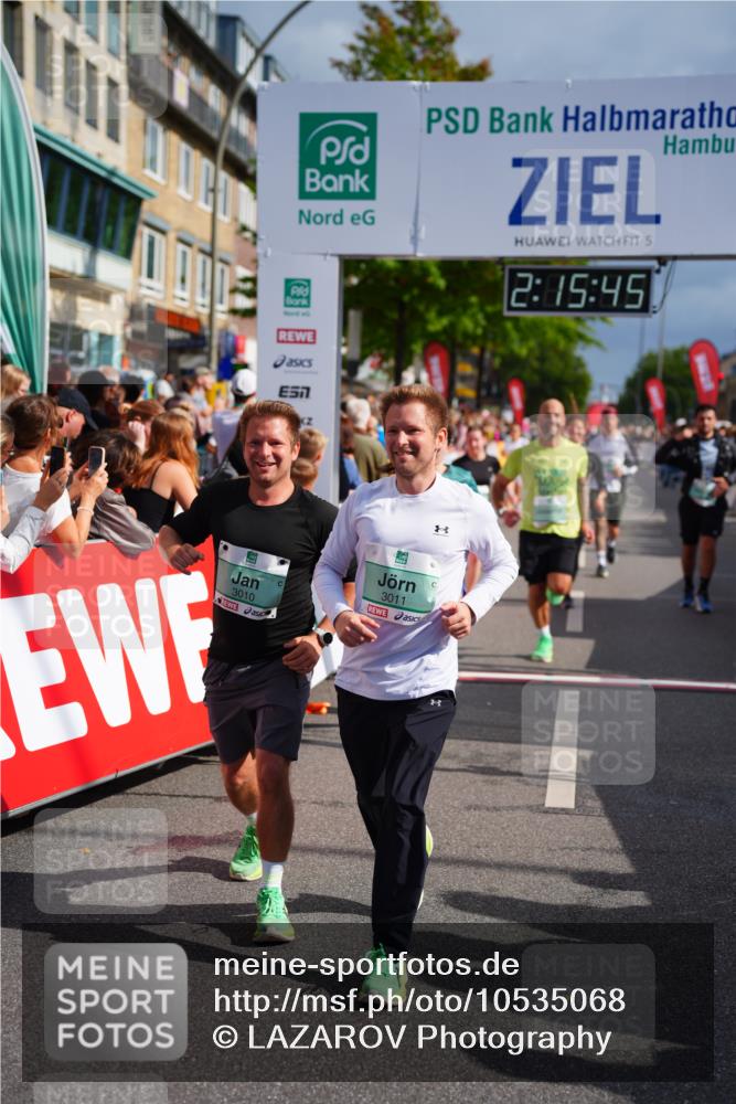 20.09.2026 - PSD Bank Halbmarathon LAZAROV Photography http://msf.ph/oto/10535068 20.09.2026 12:15:44 Ziel 1084, 1132, 1357, 2315, 3010, 3011, 3101, 3276, 3277, 3367 meine-sportfotos.de