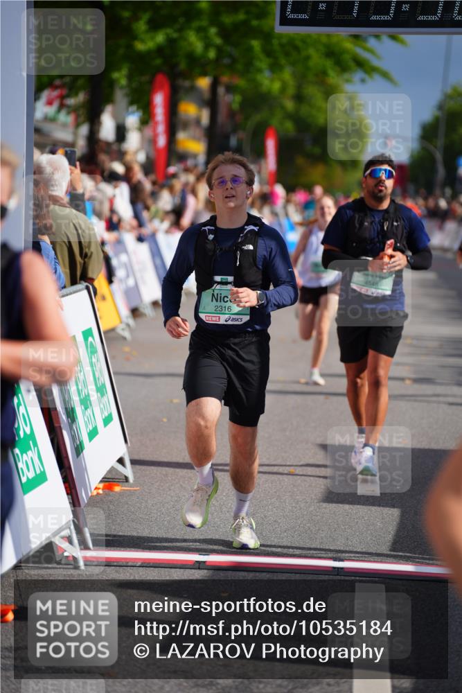 20.09.2026 - PSD Bank Halbmarathon LAZAROV Photography http://msf.ph/oto/10535184 20.09.2026 12:15:55 Ziel 1201, 2316, 2576, 3101, 3202, 4381, 4382, 4548, 4606 meine-sportfotos.de