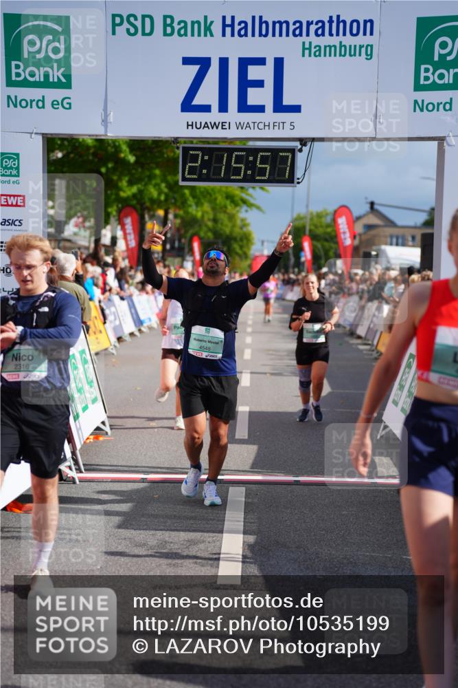 20.09.2026 - PSD Bank Halbmarathon LAZAROV Photography http://msf.ph/oto/10535199 20.09.2026 12:15:57 Ziel 1201, 2316, 2576, 3202, 4381, 4382, 4548, 4606 meine-sportfotos.de
