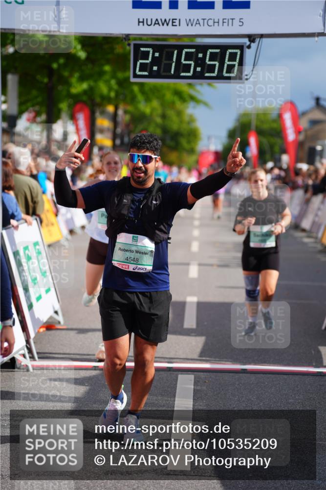 20.09.2026 - PSD Bank Halbmarathon LAZAROV Photography http://msf.ph/oto/10535209 20.09.2026 12:15:58 Ziel 1201, 2316, 2576, 4381, 4382, 4548, 4606 meine-sportfotos.de