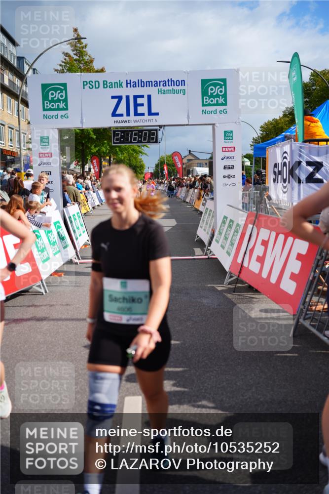 20.09.2026 - PSD Bank Halbmarathon LAZAROV Photography http://msf.ph/oto/10535252 20.09.2026 12:16:02 Ziel 1201, 1992, 2316, 4548, 4606 meine-sportfotos.de