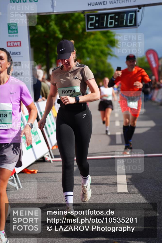 20.09.2026 - PSD Bank Halbmarathon LAZAROV Photography http://msf.ph/oto/10535281 20.09.2026 12:16:09 Ziel 1992, 2989, 3850, 4536, 4782 meine-sportfotos.de