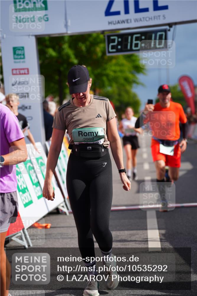 20.09.2026 - PSD Bank Halbmarathon LAZAROV Photography http://msf.ph/oto/10535292 20.09.2026 12:16:10 Ziel 1992, 2989, 3850, 4536, 4782 meine-sportfotos.de