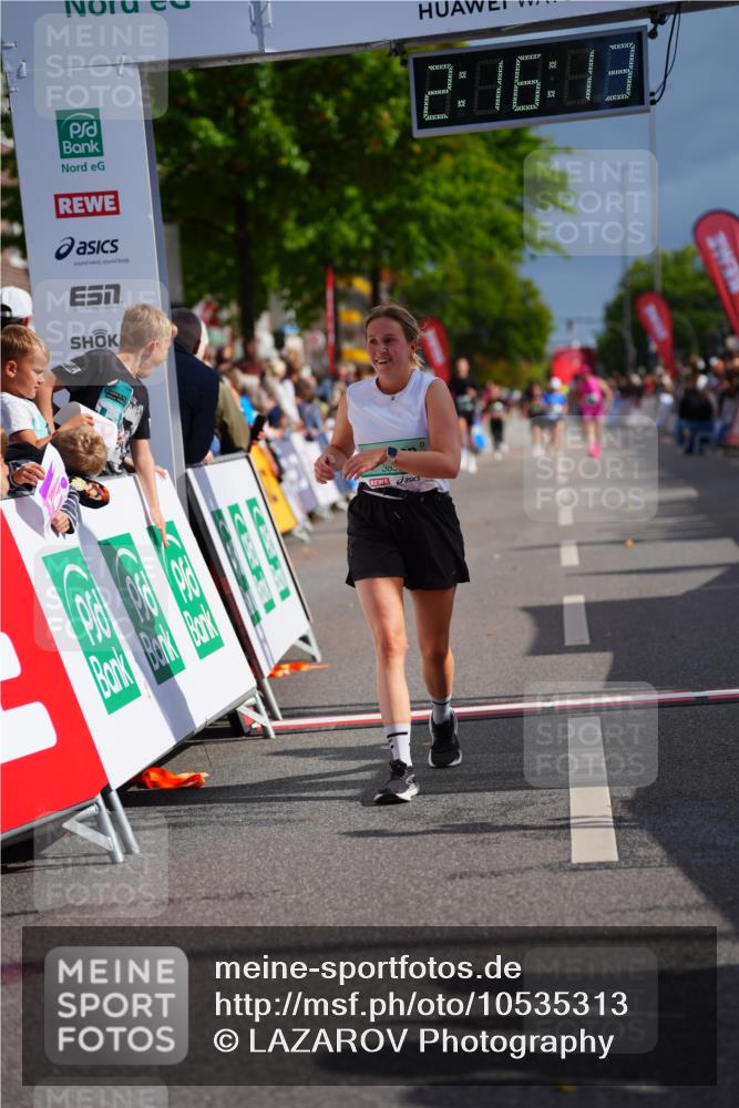 20.09.2026 - PSD Bank Halbmarathon LAZAROV Photography http://msf.ph/oto/10535313 20.09.2026 12:16:12 Ziel 1992, 2989, 3850, 4536, 4782 meine-sportfotos.de