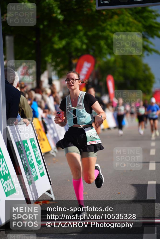 20.09.2026 - PSD Bank Halbmarathon LAZAROV Photography http://msf.ph/oto/10535328 20.09.2026 12:16:17 Ziel 1817, 3850, 4592, 4782 meine-sportfotos.de