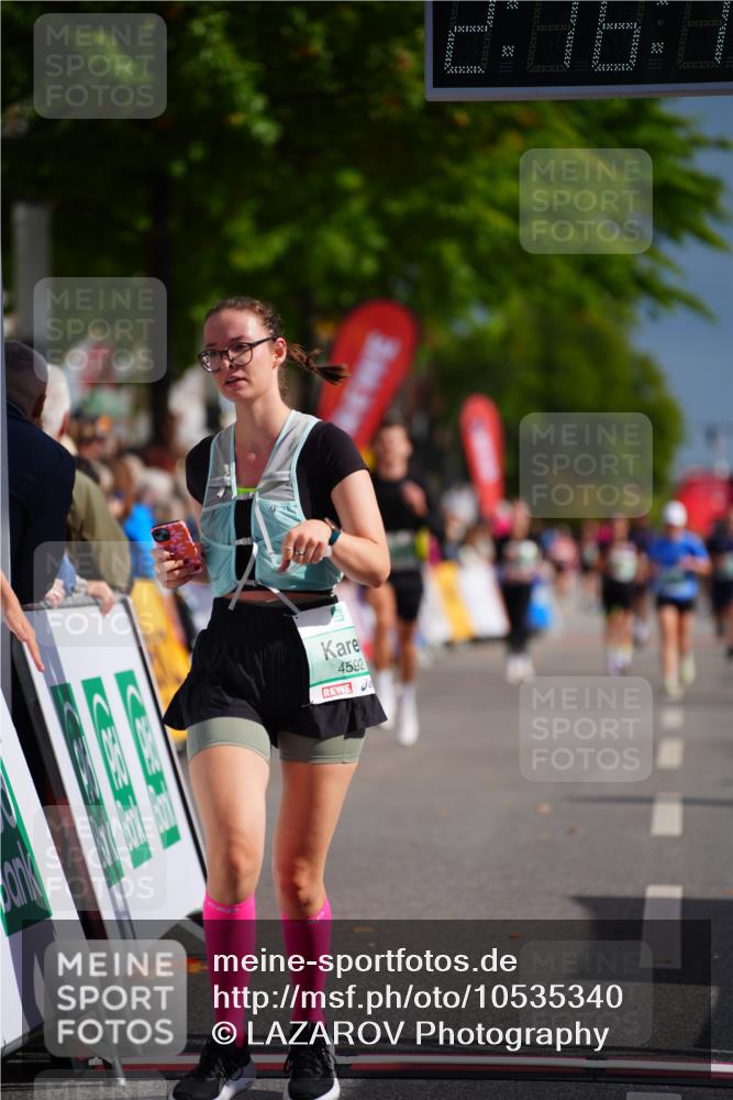 20.09.2026 - PSD Bank Halbmarathon LAZAROV Photography http://msf.ph/oto/10535340 20.09.2026 12:16:17 Ziel 1817, 3850, 4592, 4782 meine-sportfotos.de