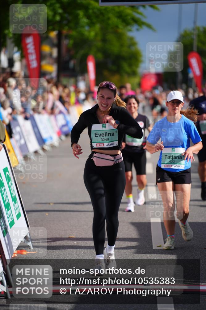 20.09.2026 - PSD Bank Halbmarathon LAZAROV Photography http://msf.ph/oto/10535383 20.09.2026 12:16:26 Ziel 1817, 3248, 4090, 4221, 4222, 4619 meine-sportfotos.de