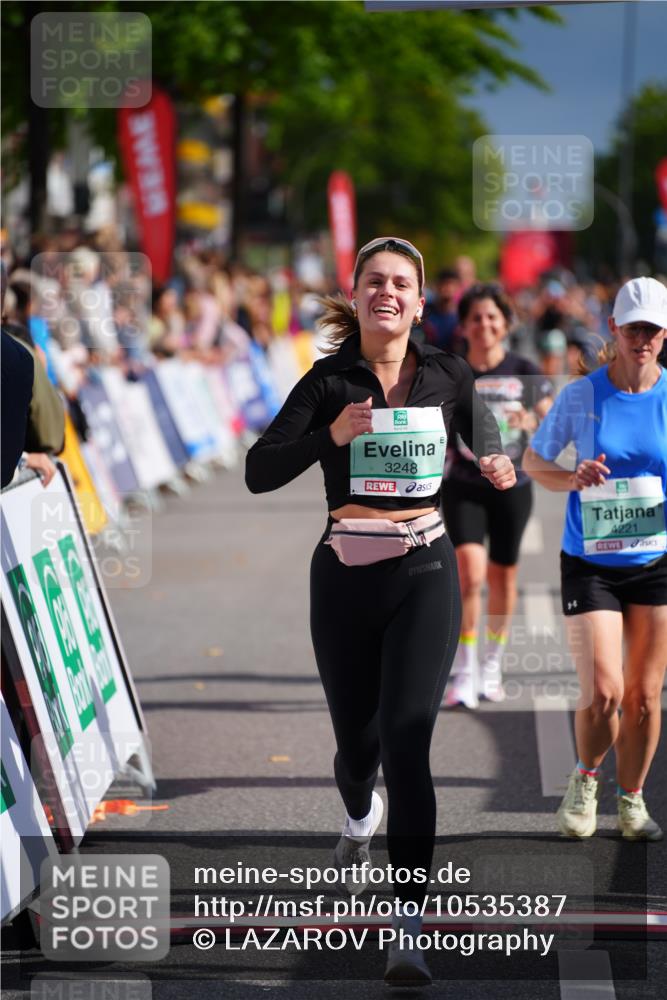 20.09.2026 - PSD Bank Halbmarathon LAZAROV Photography http://msf.ph/oto/10535387 20.09.2026 12:16:27 Ziel 1817, 3248, 4090, 4221, 4222, 4619 meine-sportfotos.de