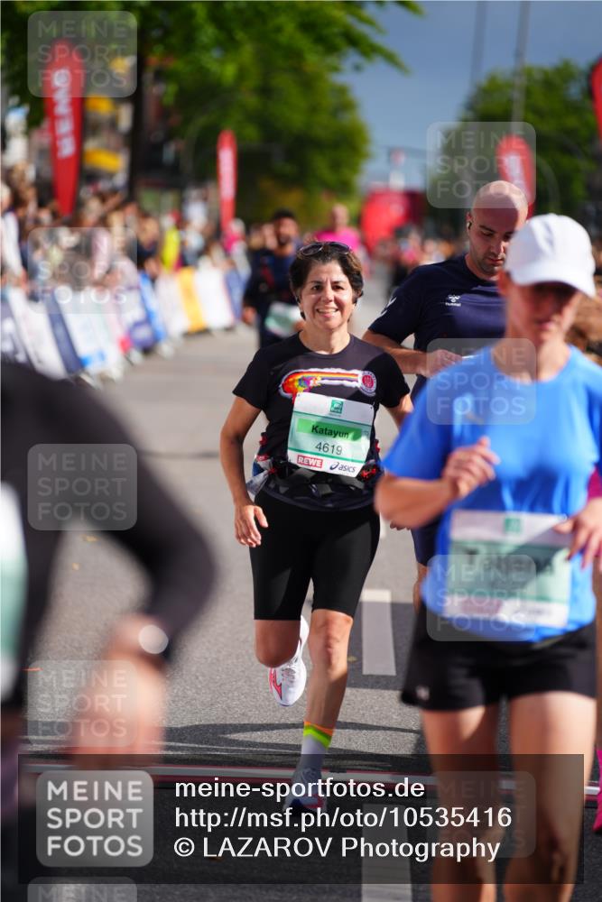 20.09.2026 - PSD Bank Halbmarathon LAZAROV Photography http://msf.ph/oto/10535416 20.09.2026 12:16:29 Ziel 1611, 1817, 3248, 4090, 4221, 4222, 4619 meine-sportfotos.de