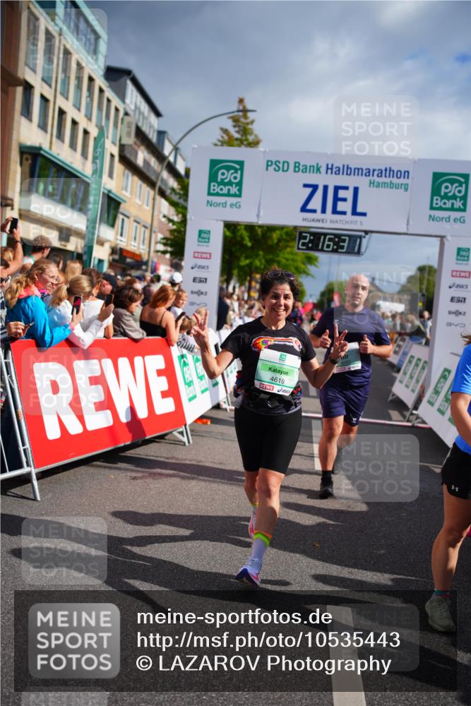 20.09.2026 - PSD Bank Halbmarathon LAZAROV Photography http://msf.ph/oto/10535443 20.09.2026 12:16:31 Ziel 1611, 1971, 3248, 4090, 4221, 4222, 4619 meine-sportfotos.de