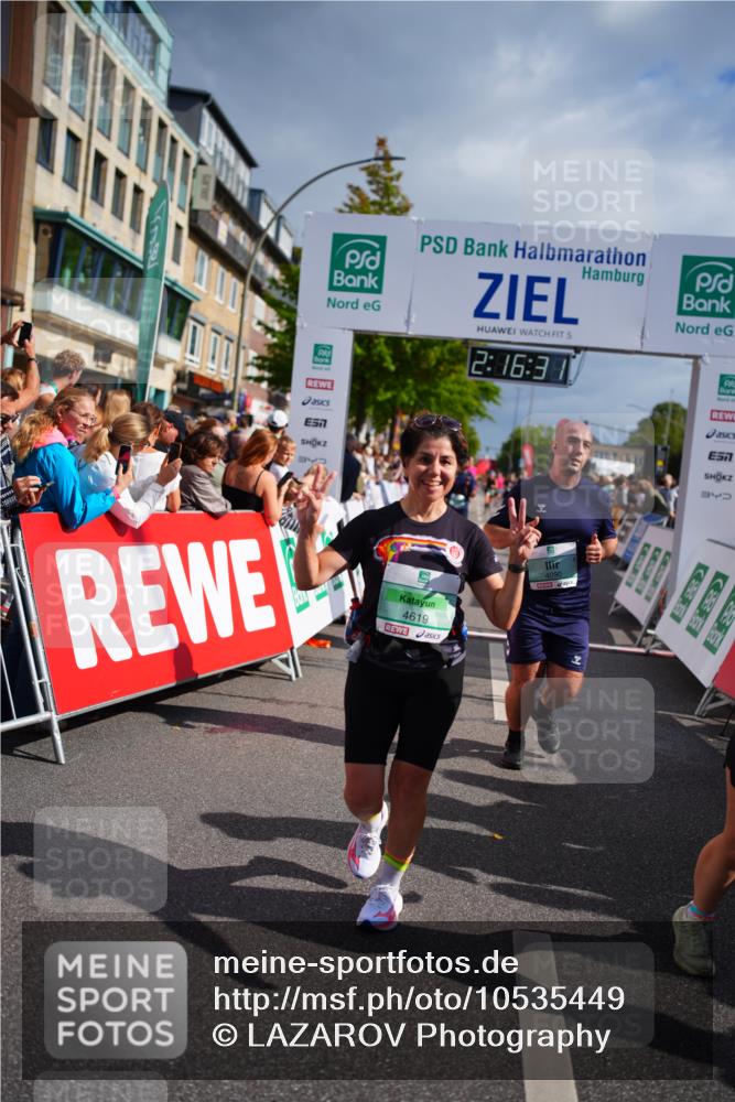 20.09.2026 - PSD Bank Halbmarathon LAZAROV Photography http://msf.ph/oto/10535449 20.09.2026 12:16:31 Ziel 1611, 1971, 3248, 4090, 4221, 4222, 4619 meine-sportfotos.de