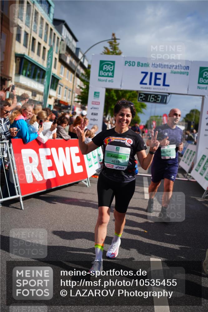20.09.2026 - PSD Bank Halbmarathon LAZAROV Photography http://msf.ph/oto/10535455 20.09.2026 12:16:31 Ziel 1611, 1971, 3248, 4090, 4221, 4222, 4619 meine-sportfotos.de