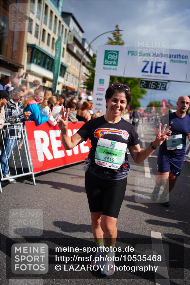 20.09.2026 - PSD Bank Halbmarathon LAZAROV Photography http://msf.ph/oto/10535468 20.09.2026 12:16:31 Ziel 1611, 1971, 3248, 4090, 4221, 4222, 4619 meine-sportfotos.de