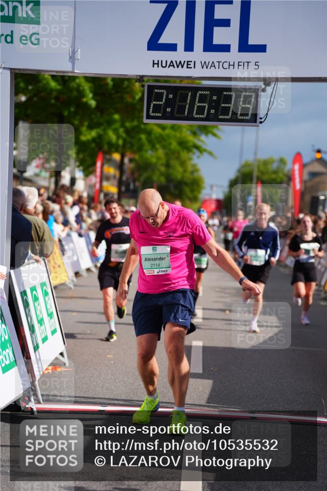 20.09.2026 - PSD Bank Halbmarathon LAZAROV Photography http://msf.ph/oto/10535532 20.09.2026 12:16:38 Ziel 1611, 1649, 1971, 2070, 2114, 2792, 3318, 3911 meine-sportfotos.de