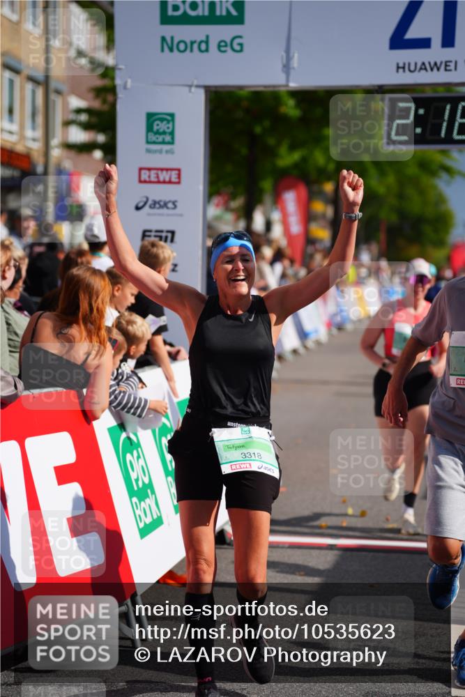 20.09.2026 - PSD Bank Halbmarathon LAZAROV Photography http://msf.ph/oto/10535623 20.09.2026 12:16:42 Ziel 1649, 1971, 2070, 2114, 2646, 2792, 3274, 3318, 3719, 3911 meine-sportfotos.de